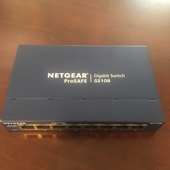 NETGEAR - 8-Port 10/100/1000 Gigabit Ethernet Unmanaged Switch - Blue - Picture 2 of 5